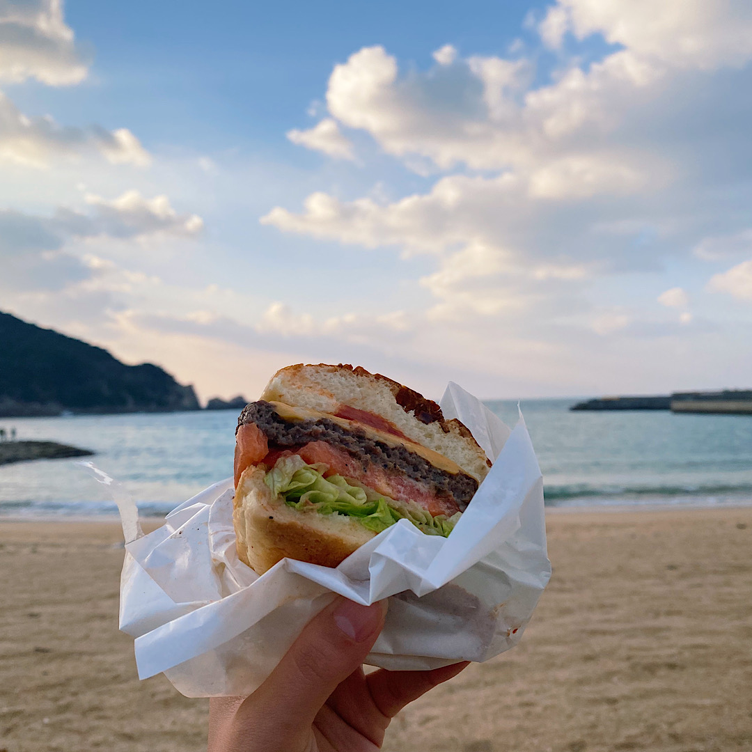 即納最大半額 ハンバーガー かわいい ビーチ 海 映え 奇抜