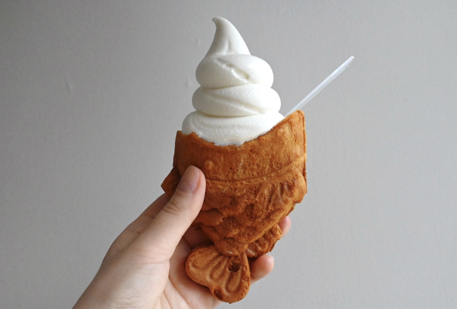 糸島・南風台にインスタ映えスイーツ登場！たい焼き＋ソフトクリーム＝めでたいアイス
