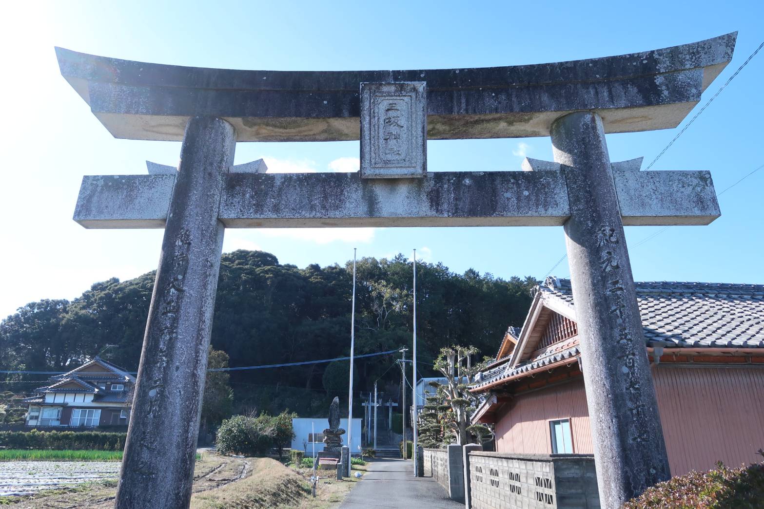 【糸島・三坂】街の喧騒を離れ、緑の中で静かな時間を楽しめる「三坂神社」
