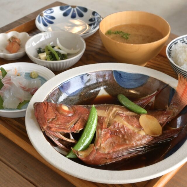 海鮮丼だけじゃない！西浦漁港の食堂「かずら」で魚のおいしさを再発見