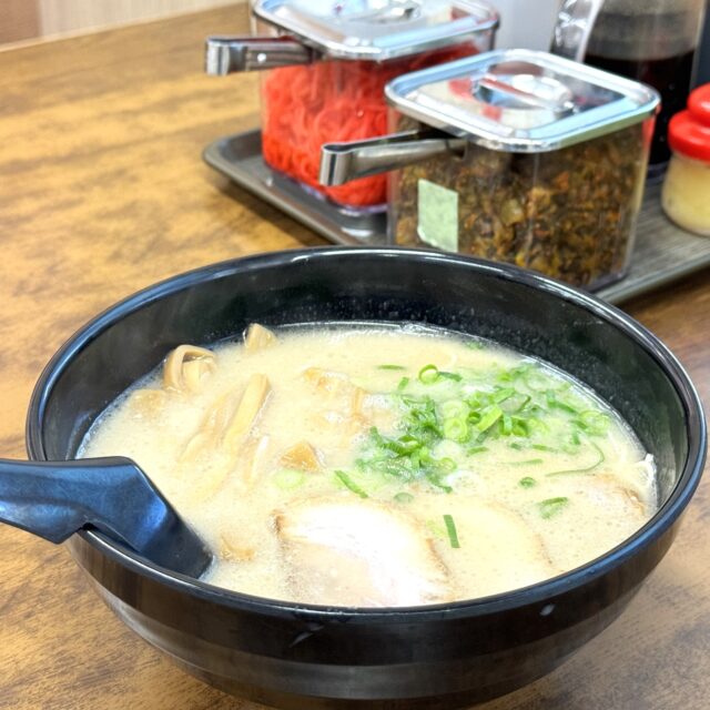 【糸島・潤】人気のトッピングはシャキシャキの“めんま”♪糸島で長浜ラーメンを食べるなら「長浜ラーメン 力 潤店」がおすすめ